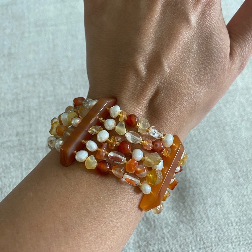Elegant Multi-Stone Bracelet with Carnelian, Quarts and Pearls
